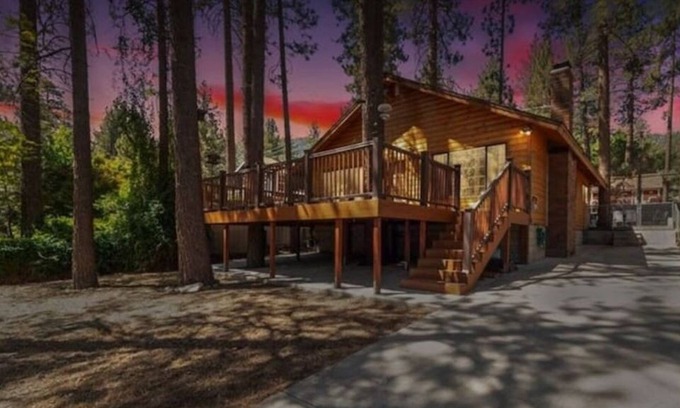 Wrightwood Cabin | Pine tree cabin with an amazing front deck
