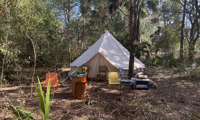 Crystal River RV Rental | Pineapple Glamping CAMP GROUND