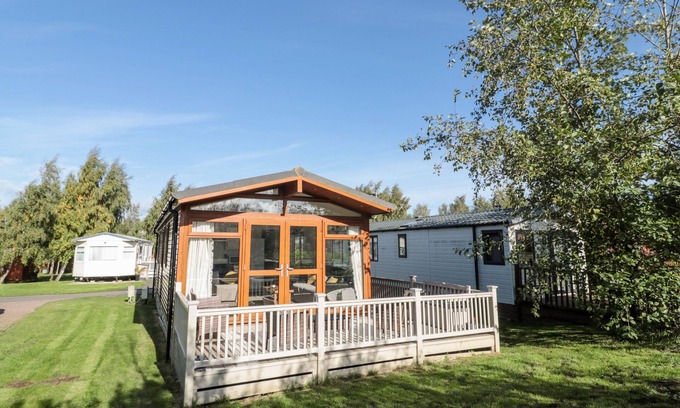 Morpeth Cottage | PINECONE LODGE - NO 9, pet friendly, with a garden in Felton