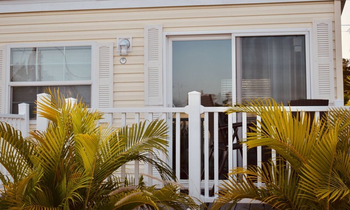 Southgate Cottage | Pinecraft Cottage - In the heart of Sarasota