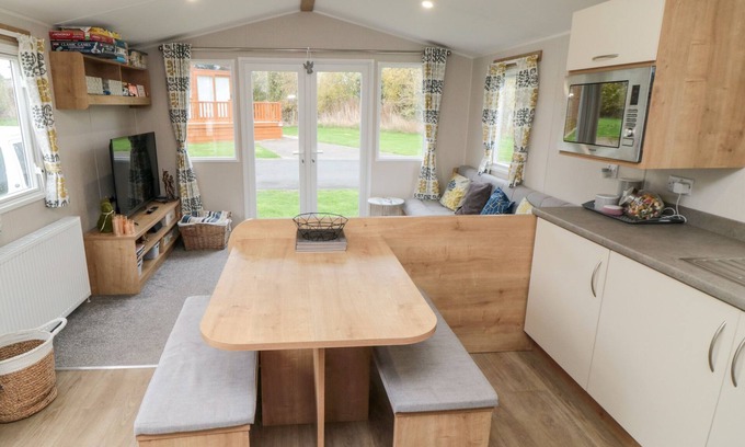 Cayton Bay Cottage | PINES 30, family friendly, country holiday cottage in Cayton