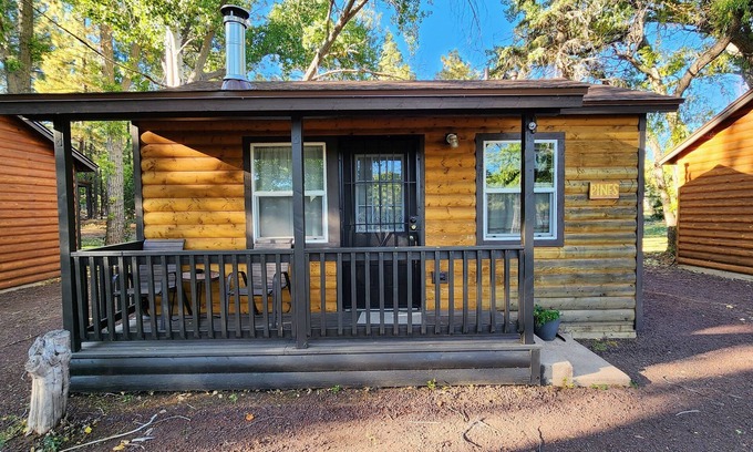 Pinetop-Lakeside Cabin | Pines Cabin at The Lazy Oaks Resort