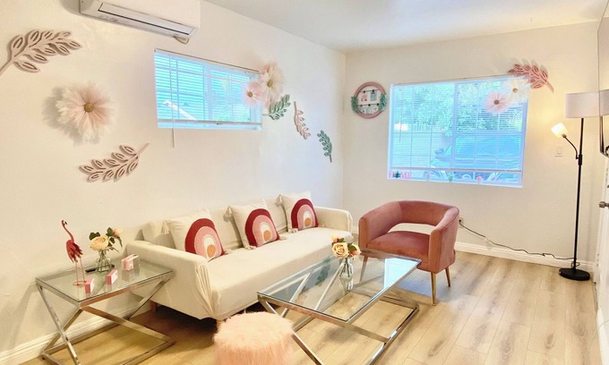 Rosemead House | Pink Charming 2BRs house near DTLA