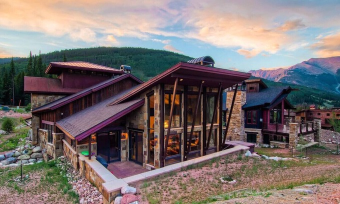 Copper Mountain House | Pinnacle Lodge with Movie Theater & Hot Tub ~ Golfing, Hiking & Fishing