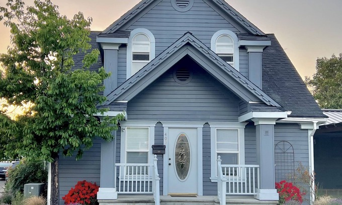Sebastopol House | Pippa's Place Sebastopol - Walking Distance to Barlow!