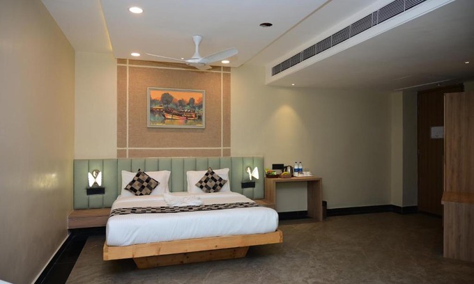 Puri Hotel | Pipul Ocean View Resort