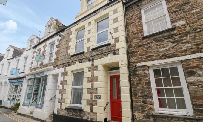 Mevagissey House | Pirate's Pad