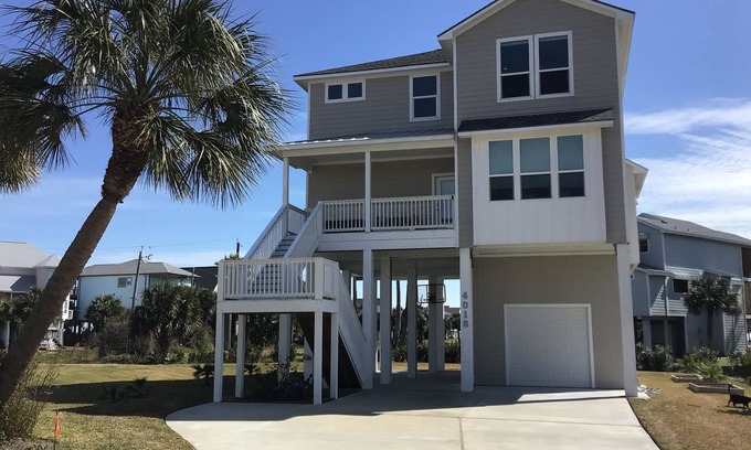 Pirates Beach House | Pirates beach, “A Wave From it All”