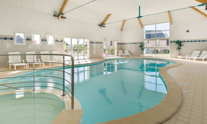 Azay-le-Rideau House | Piscine Couverte, Aire de Jeux sur Place