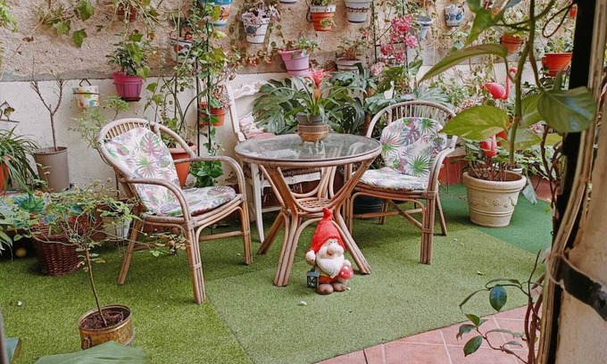 Atocha Condo | Piso completo en Atocha, muy bien comunicado.