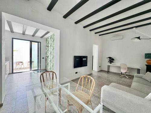 Alcala de Guadaira Apartment | Piso con patio,mascotas aptas