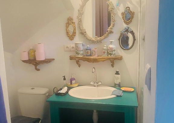 Herisson Bed & Breakfast | Pixie-Poï