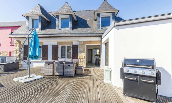 Morgat Villa | Plage de Morgat Comfortable villa 7 people with sea view SPA