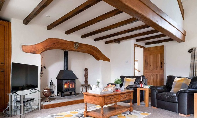 Llanrwst Cottage | Plas Iwrwg Granary Su