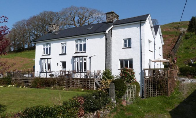 Derwenlas House | Plas Rhiwlas