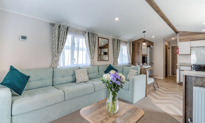 Skegness House | Platinum Caravan 6 Berth (2 bed)