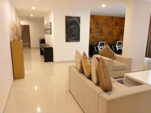 Bambalapitiya Apartment | Platinum One Private Apartment Luxury Living in Colombo 3