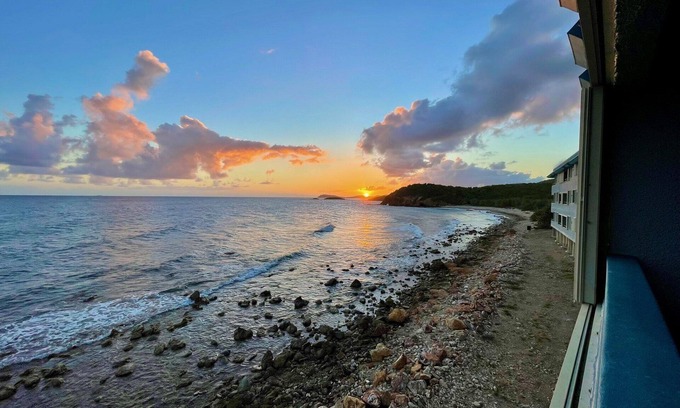 Bolongo Bay Condo | Platinum Paradise! Renovated/Modern Luxury! Romantic Couples Getaway! Book Now!