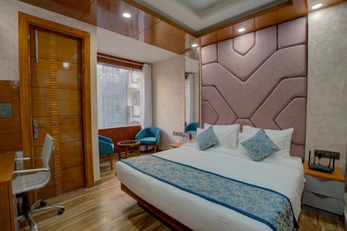 DLF City House | Platinum Service Apartment DLF Cyber City