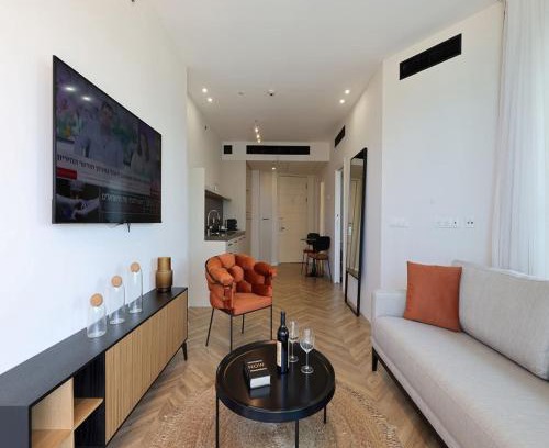 Tel Aviv Promenade Hotel | Play Hatzuk Beach