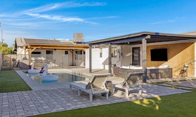 Chandler House | Playhouse Pool, Pickleball, Basketball, Axe Throwi