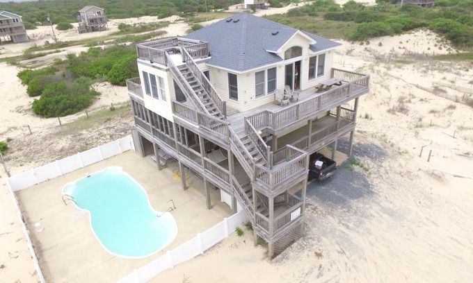 Corolla House | Playing Hooky FREE POOL HEAT for open Sept weeks! 4x4 beach, pets