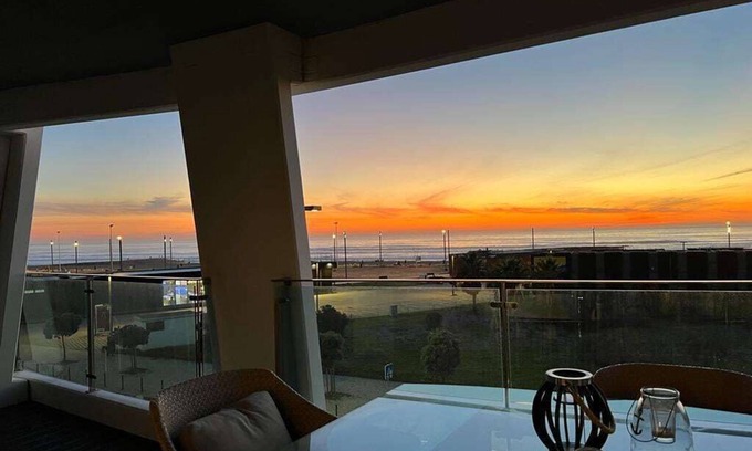 Costa de Caparica Condo | Plazza T2 Luxury apartment whith sea view face t