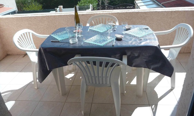 Marseillan Plage Apartment | Pleasant and bright flat with air conditioning