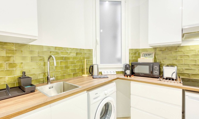 Charonne Apartment | Pleasant apartment with WiFi in Vincennes Near Metro 1