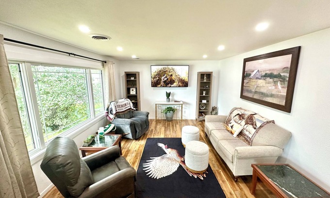 Eureka House | Pleasant pheasant meets all your needs!