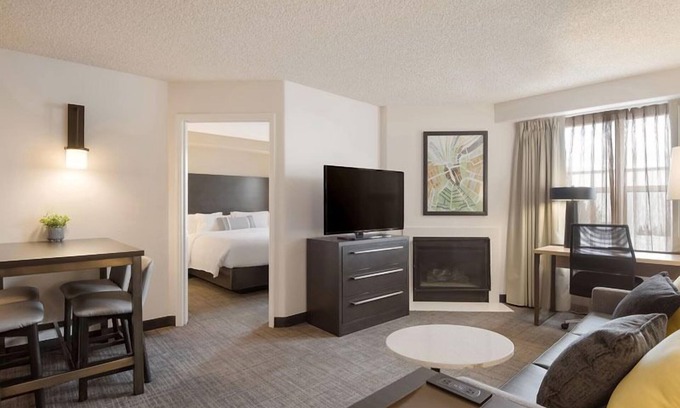 Reno/Tahoe Airport Hotel | Pleasant Stay, Convenient Location! 2 Relaxing Units, Pets Allowed, Kitchen!