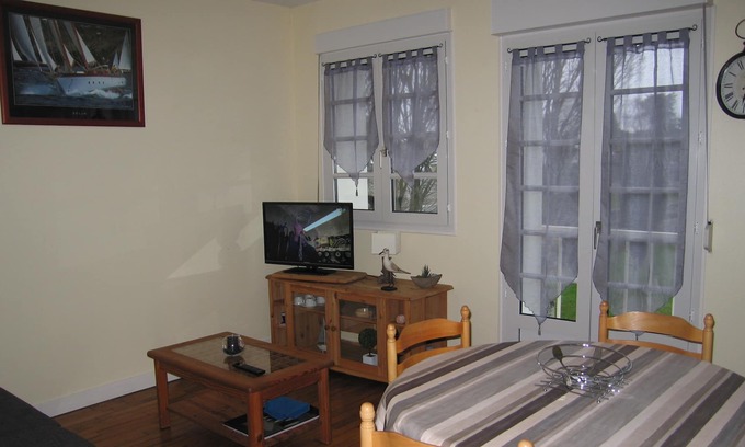 La Cite Apartment | pleasant T2 fully equipped, by the sea, in ST MALO with FREE WIFI