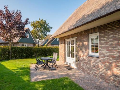 Sint Maartensvlotbrug House | Pleasant villa near sea and beach