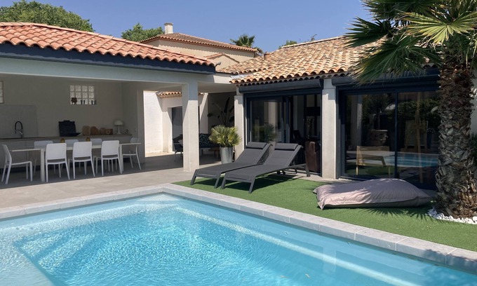 Lattes Villa | Pleasant villa, near sea/town, swimming pool.