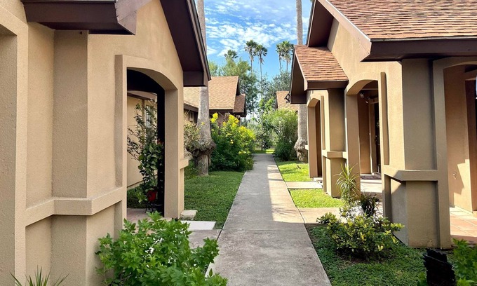 Weslaco Apartment | Pleasanview 10- Spacious and Comfortable Apartment