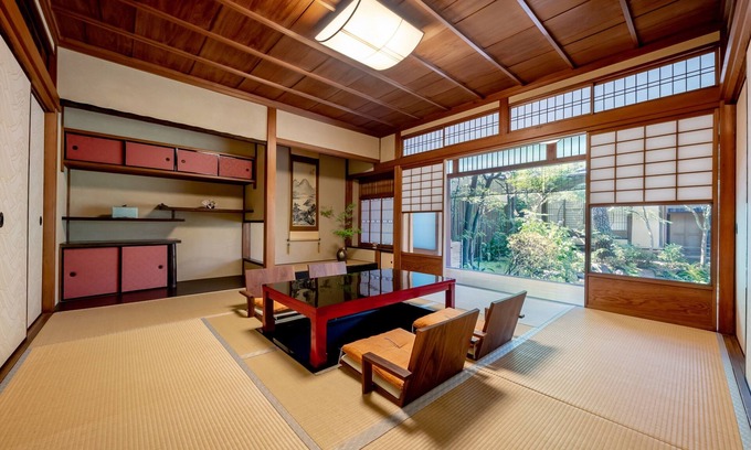Nishijin House | Please spend quality time in one of the Kyoto's largest townhouses.