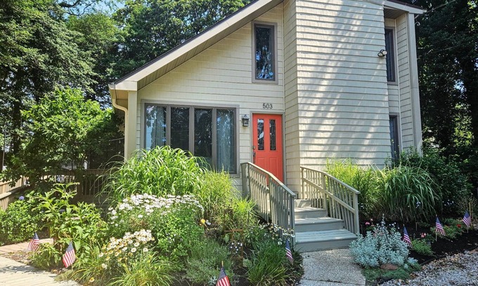 Villas House | Plenty of beach time to be enjoyed in Sept/Oct, book 3 nights, get 4th 1/2 off!