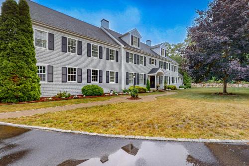 West Barnstable House | Plum Paradise