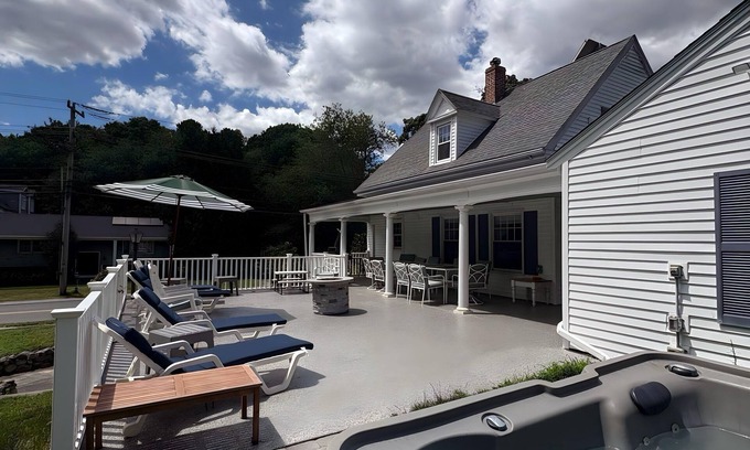 Chiltonville House | Plymouth Family & Group Getaway – 5BR Home w/Pool, Hot Tub & Near Beach