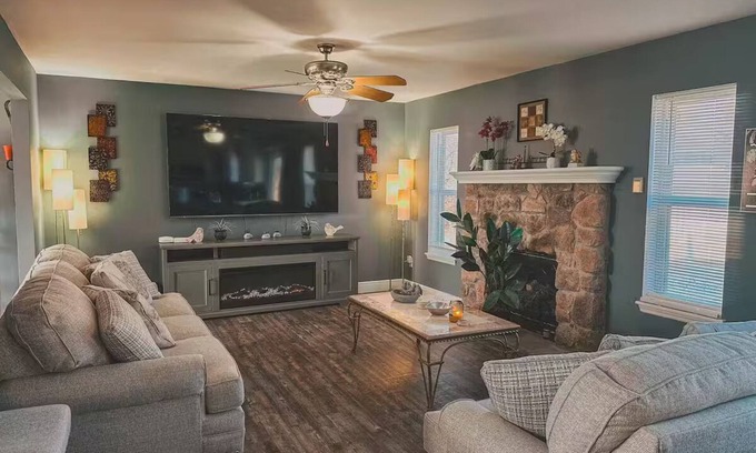 Scotrun House | Poconos Game Getaway