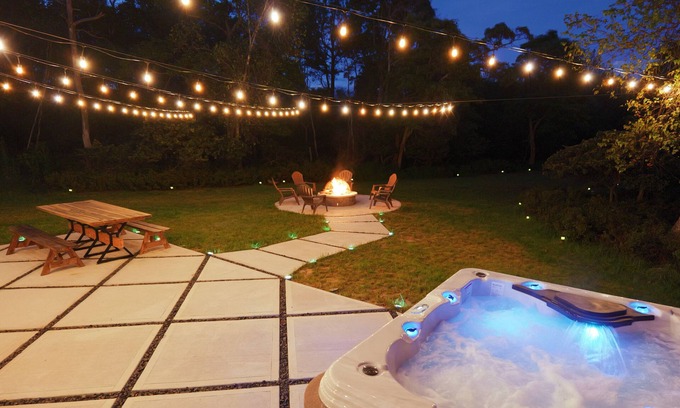 Tunkhannock Township House | Poconos Hot tub & Fire-Pit, Jacuzzi, 5 min to Lake - The Shyre House