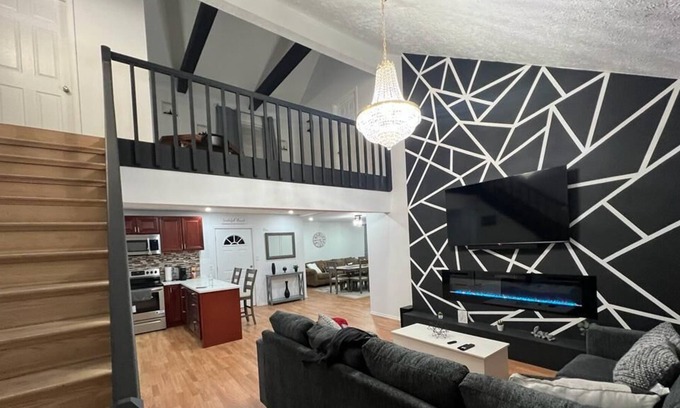 Tobyhanna Cottage | Poconos Modern Dream House