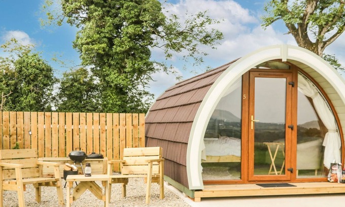 Armoy Cottage | POD 5, romantic, with a garden in Ballycastle