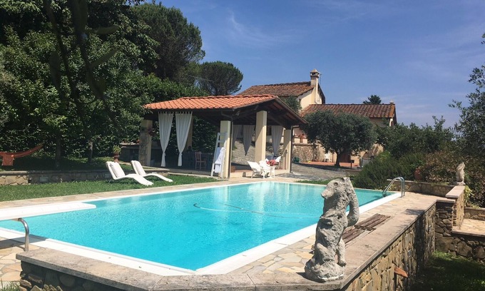 Carmignano Villa | Podere Belvedere - Superbe et Grande Villa de Campagne Avec Piscine Privée