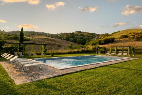 Il Poggio Villa | PODERE COLLELUNGO 14, Emma Villas