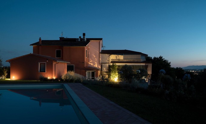 Lamporecchio House | Podere IL Quadro - Appartamento Olivo- Charming Country House
