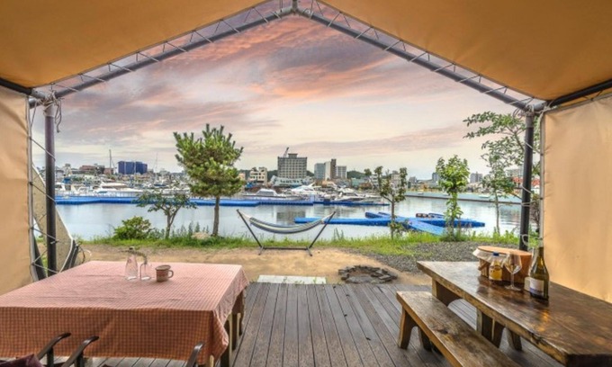 Pohang House | Pohang Aqua Bag Lamping