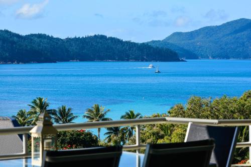 Hamilton Island Apartment | Poinciana Lodges - Ocean Views