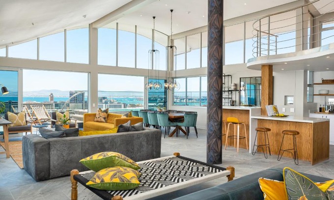 Green Point Apartment | Point Break Penthouse