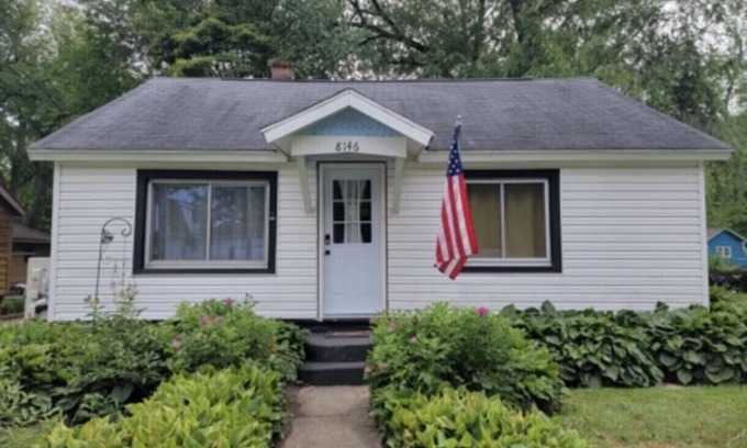 Paw Paw Lake Cottage | Pokagon Cozy Lakeview Cottage